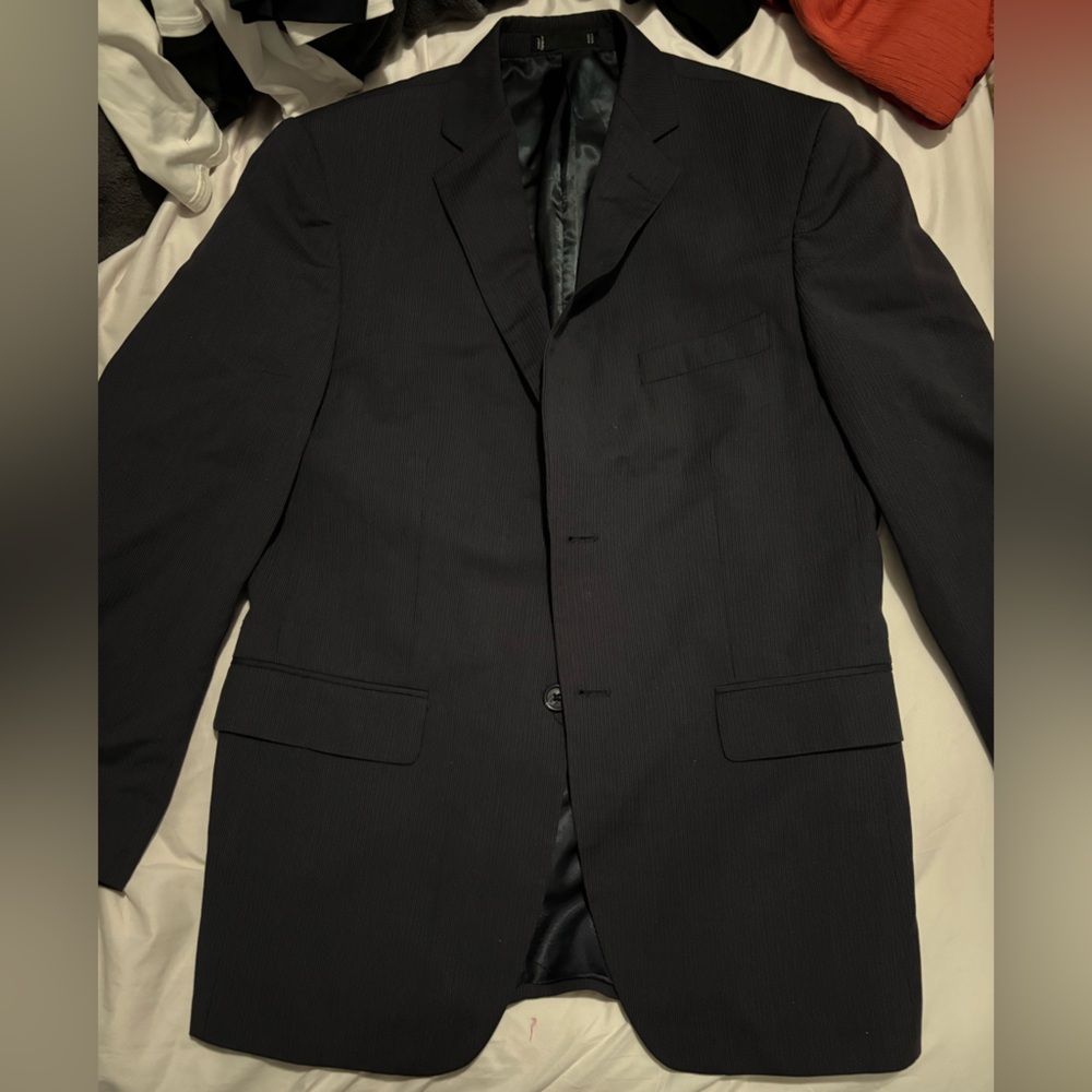 Profilo Men’s Pinstripes Suit Set
Men’s medium